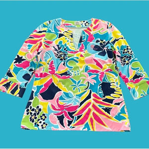 Katherine Way size Small Stretch Tropical Floral V Neck Top 3/4 Sleeves Ko Olina